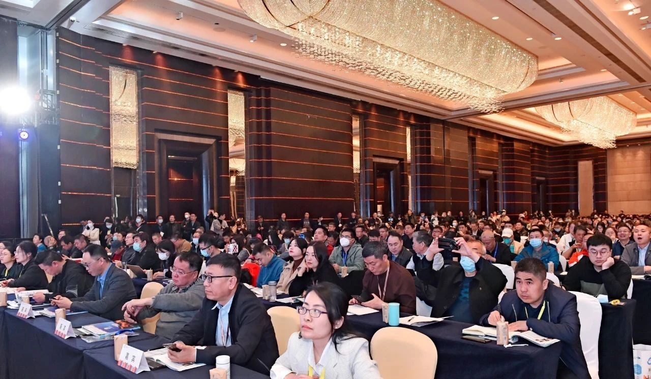 千人聚首盛況再現(xiàn)！中國(guó)雞的原籍菌遭瘋搶?zhuān)?></div>
					<div   id=